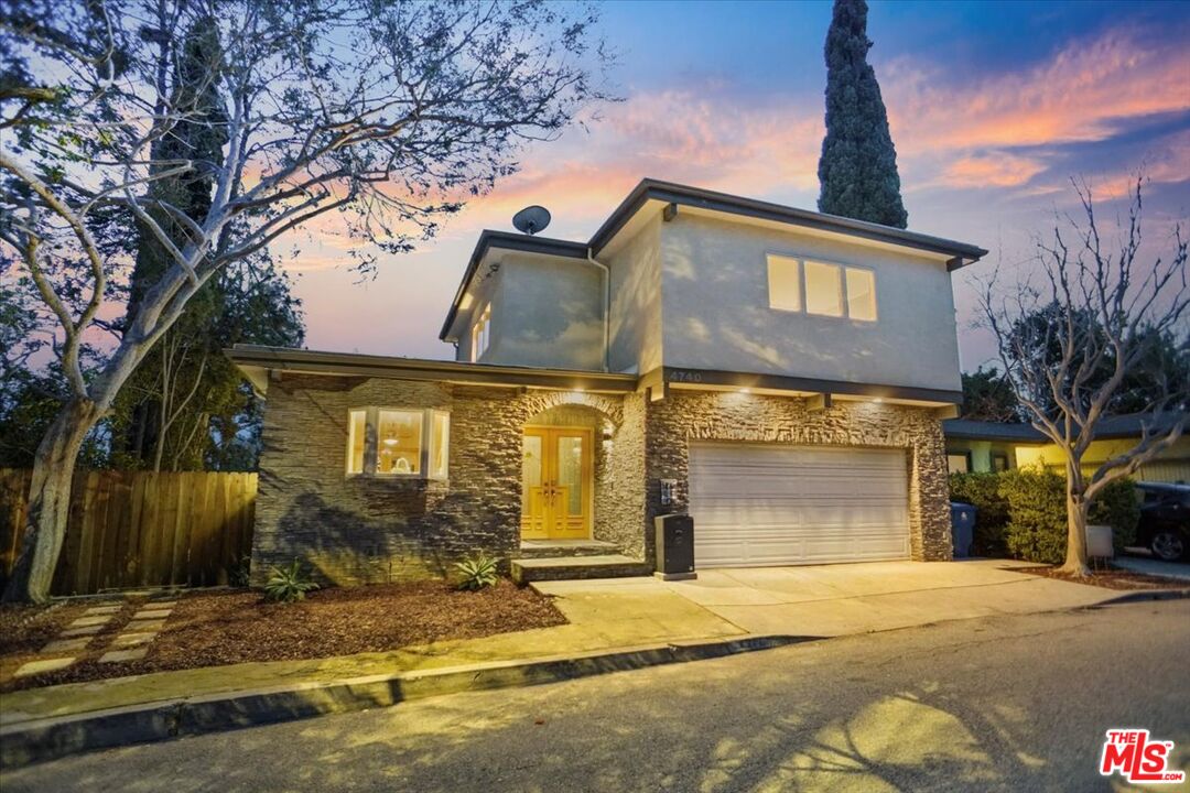 4740 Frieda Dr
